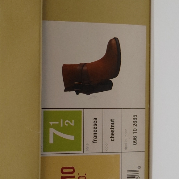 Boots - Picture 4 of 4